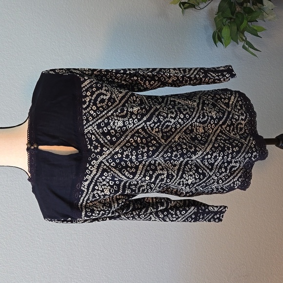 NWT*LUCKY BRAND Navy long sleeve tunic Lace inset white patterned. LARGE - Picture 6 of 11